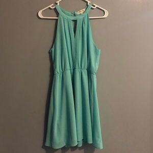 Pretty mint green dress!